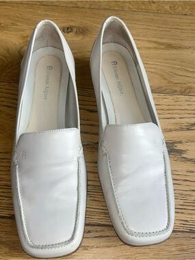 Etienne Aigner Cream Leather Square-Toe Loafers